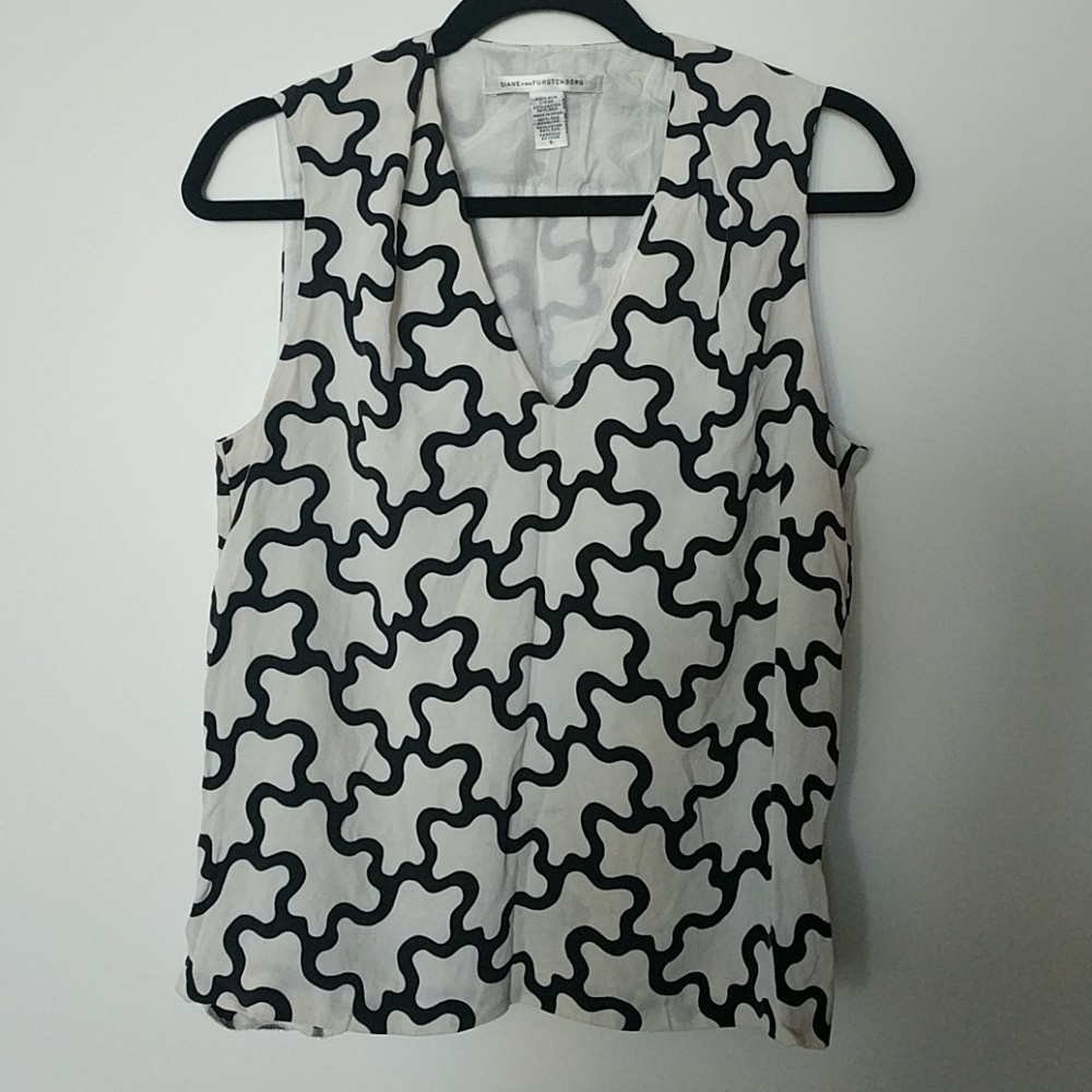DVF black/white silk sleeveless blouse